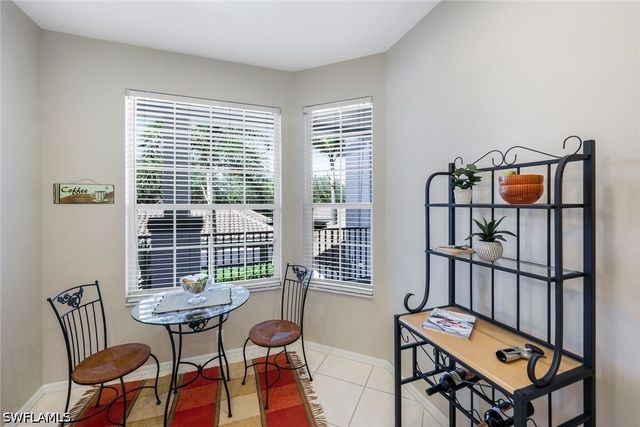 8247 Parkstone PL 205, Naples, FL 34120