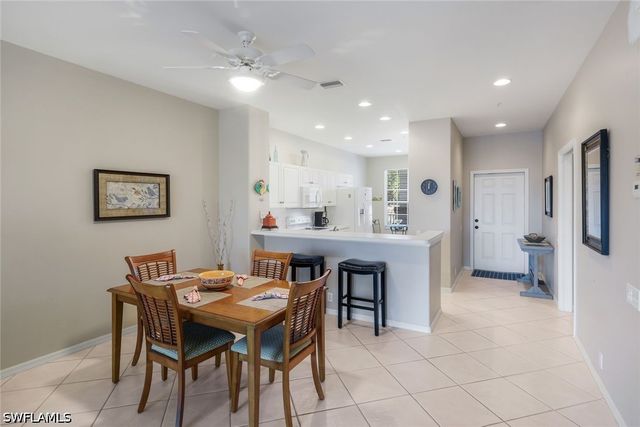 8247 Parkstone PL 205, Naples, FL 34120