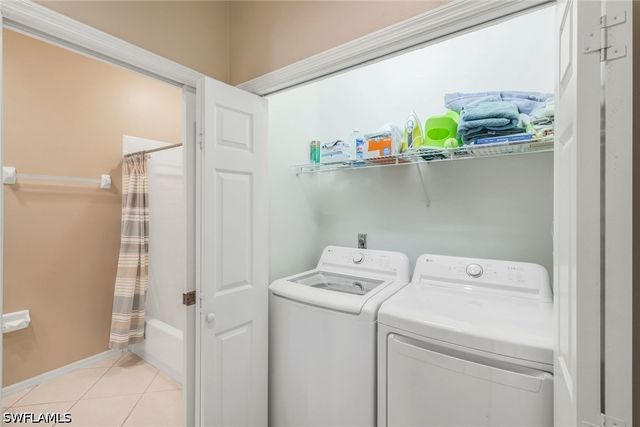 8247 Parkstone PL 205, Naples, FL 34120