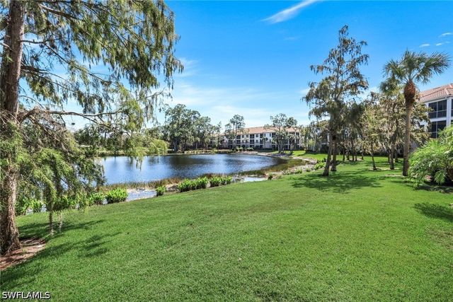 8247 Parkstone PL 205, Naples, FL 34120
