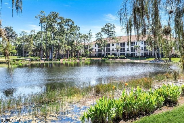 8247 Parkstone PL 205, Naples, FL 34120