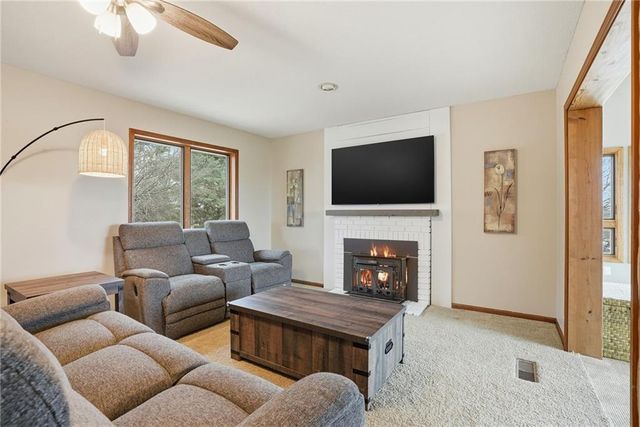 3910 Carter Drive, Smithville, MO 64089