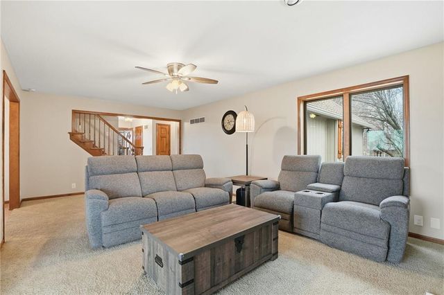 3910 Carter Drive, Smithville, MO 64089