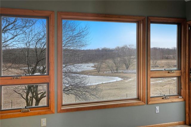 3910 Carter Drive, Smithville, MO 64089