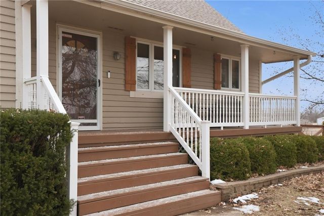 3910 Carter Drive, Smithville, MO 64089