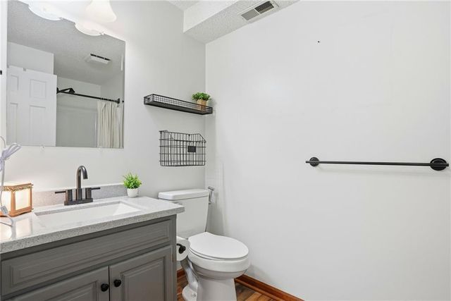 3910 Carter Drive, Smithville, MO 64089