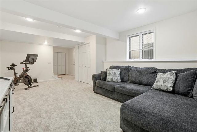 3910 Carter Drive, Smithville, MO 64089