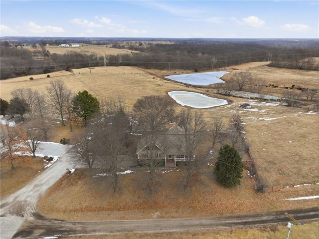 3910 Carter Drive, Smithville, MO 64089