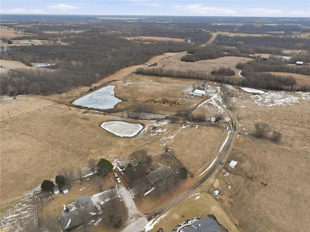 3910 Carter Drive, Smithville, MO 64089