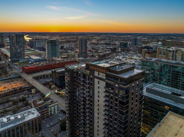 1212 Demonbreun St Apt 2801, Nashville, TN 37203