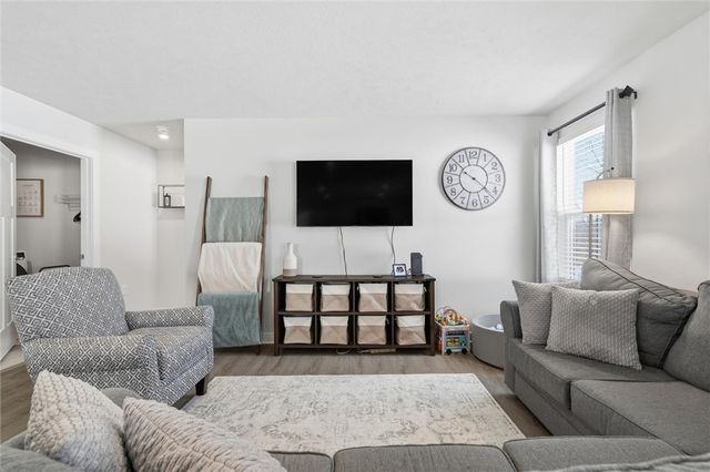 412 SPRUCE LANE, Houston, PA 15342