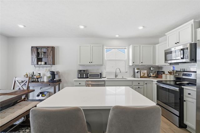 412 SPRUCE LANE, Houston, PA 15342