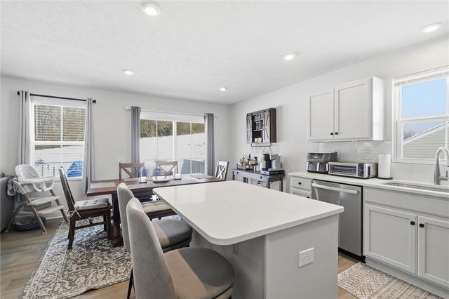 412 SPRUCE LANE, Houston, PA 15342