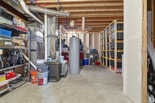 412 SPRUCE LANE, Houston, PA 15342