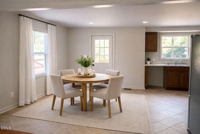 8325 Bells Lake Road, Apex, NC 27539