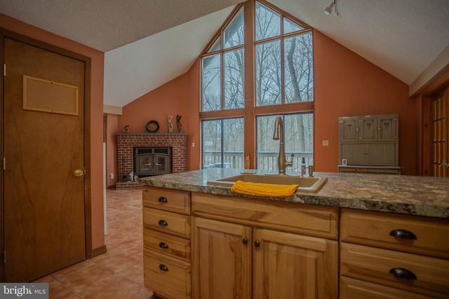 734 WALDEN RD, Hedgesville, WV 25427