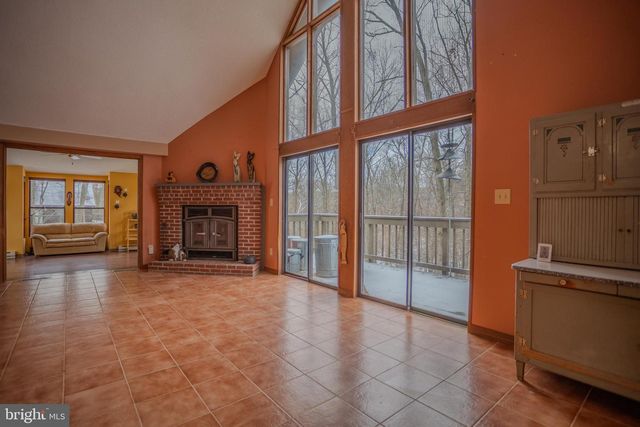 734 WALDEN RD, Hedgesville, WV 25427