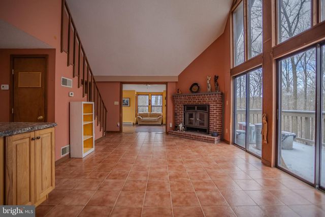 734 WALDEN RD, Hedgesville, WV 25427