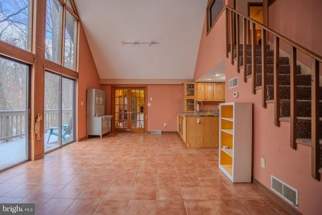 734 WALDEN RD, Hedgesville, WV 25427