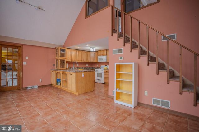 734 WALDEN RD, Hedgesville, WV 25427