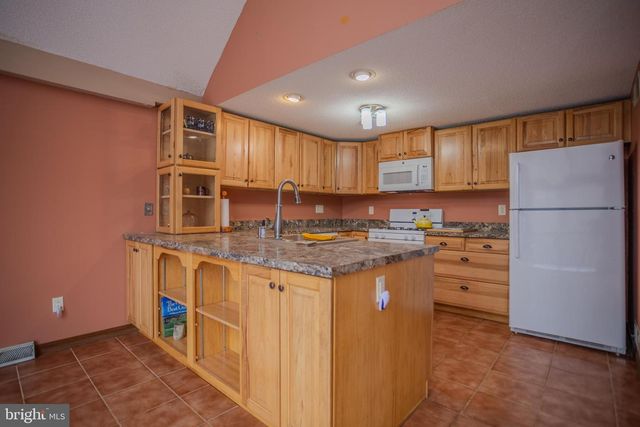 734 WALDEN RD, Hedgesville, WV 25427