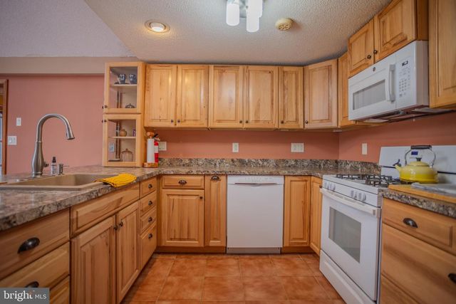 734 WALDEN RD, Hedgesville, WV 25427