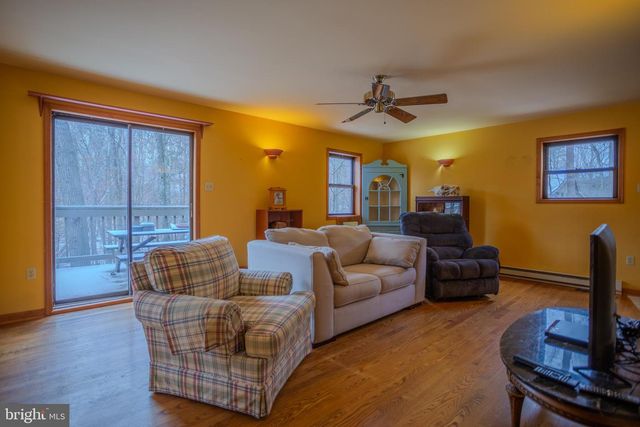 734 WALDEN RD, Hedgesville, WV 25427