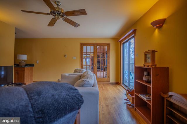 734 WALDEN RD, Hedgesville, WV 25427