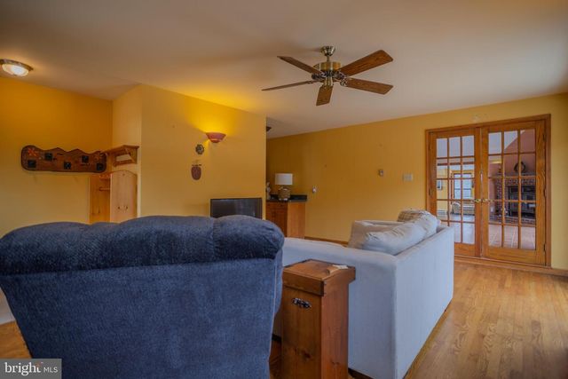 734 WALDEN RD, Hedgesville, WV 25427