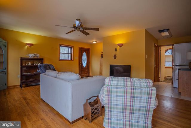 734 WALDEN RD, Hedgesville, WV 25427