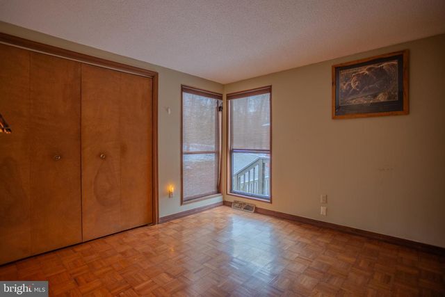 734 WALDEN RD, Hedgesville, WV 25427