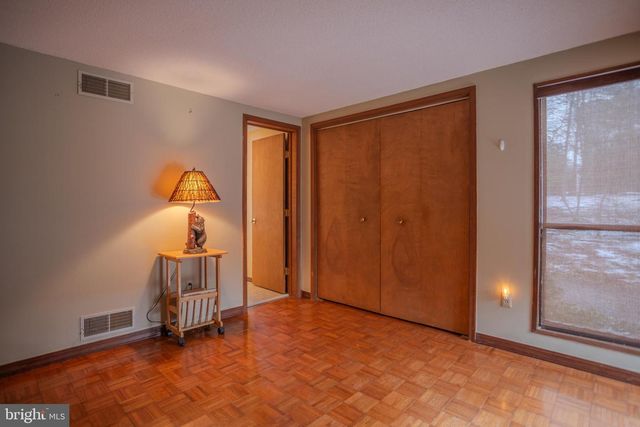 734 WALDEN RD, Hedgesville, WV 25427