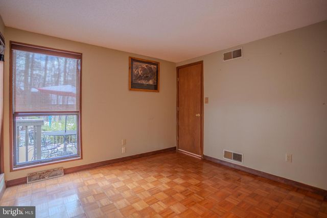 734 WALDEN RD, Hedgesville, WV 25427