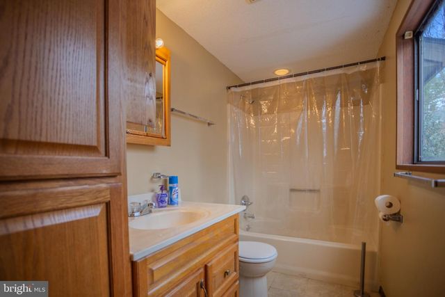 734 WALDEN RD, Hedgesville, WV 25427