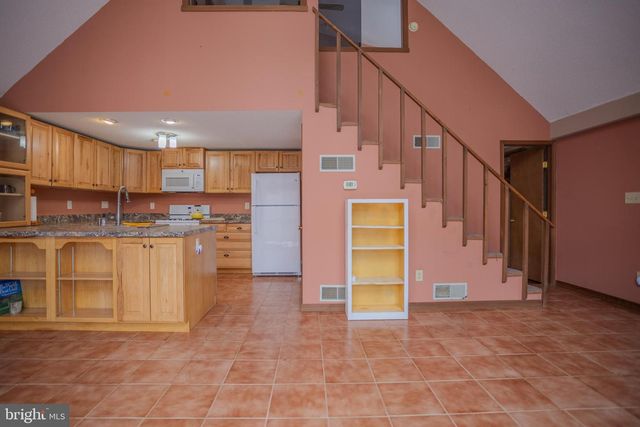 734 WALDEN RD, Hedgesville, WV 25427