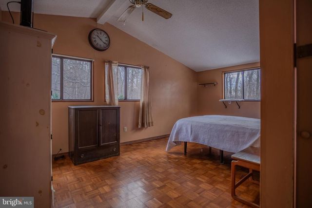 734 WALDEN RD, Hedgesville, WV 25427