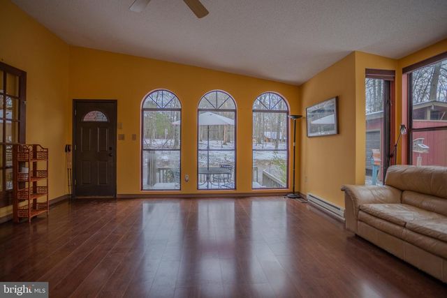 734 WALDEN RD, Hedgesville, WV 25427