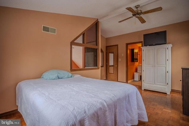 734 WALDEN RD, Hedgesville, WV 25427