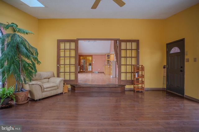 734 WALDEN RD, Hedgesville, WV 25427