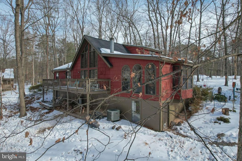 734 WALDEN RD, Hedgesville, WV 25427