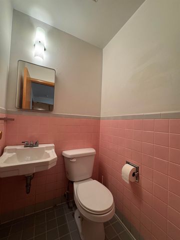 1902 Booth St, Winfield, KS 67156