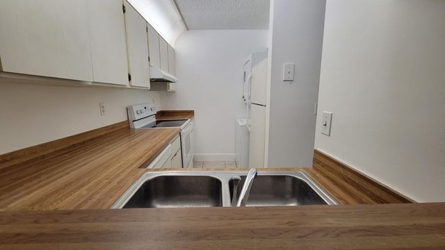 3712 N University Drive I-7, Coral Springs, FL 33065