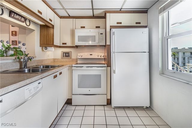 1624 Pine Valley DR 310, Fort Myers, FL 33907