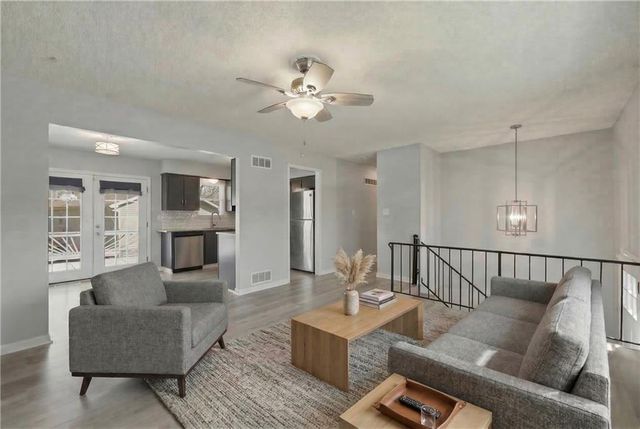 18310 E 18th Street N, Independence, MO 64058