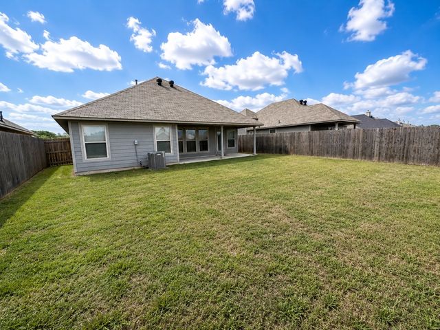4195 Grassy Lake Drive, Bossier City, LA 71111