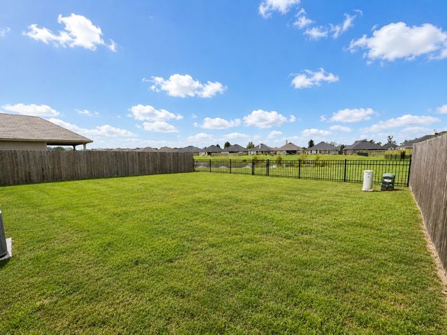 4195 Grassy Lake Drive, Bossier City, LA 71111
