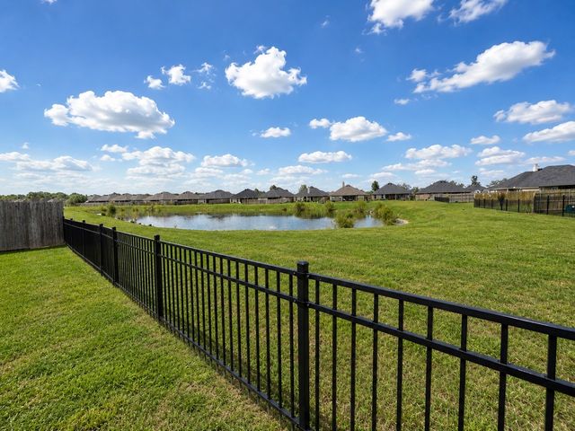 4195 Grassy Lake Drive, Bossier City, LA 71111