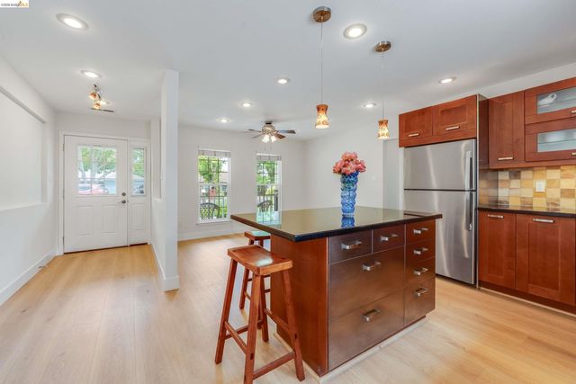 1894 Granada Dr, Concord, CA 94519