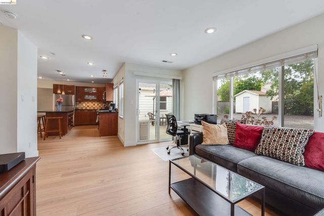 1894 Granada Dr, Concord, CA 94519
