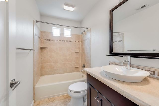 1894 Granada Dr, Concord, CA 94519